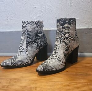 Pink Lily Black and White Snakeskin Heeled Booties